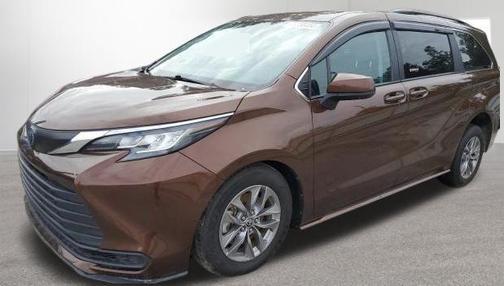 2023 Toyota Sienna LE