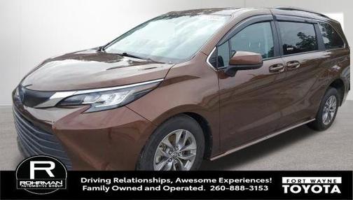 2023 Toyota Sienna LE