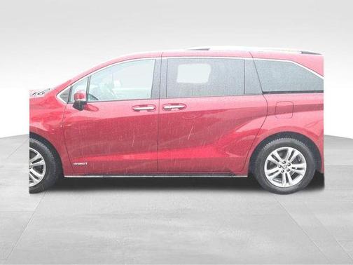 Ruby Flare Pearl 2021 Toyota Sienna Platinum 7 Passenger