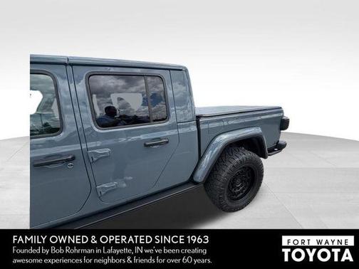 Anvil Clearcoat 2025 Jeep Gladiator Mojave X