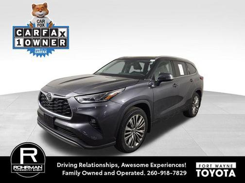 Magnetic Gray Metallic 2022 Toyota Highlander Platinum
