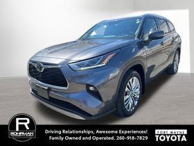 Magnetic Gray Metallic 2022 Toyota Highlander Platinum