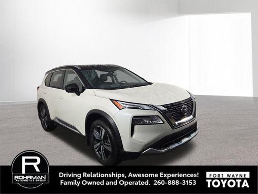 Pearl White Tricoat/Super Black 2021 Nissan Rogue Platinum