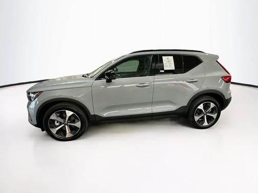 Vapour Grey Metallic 2026 Volvo XC40 Plus, B5 AWD Gas (mild hybrid), Dark