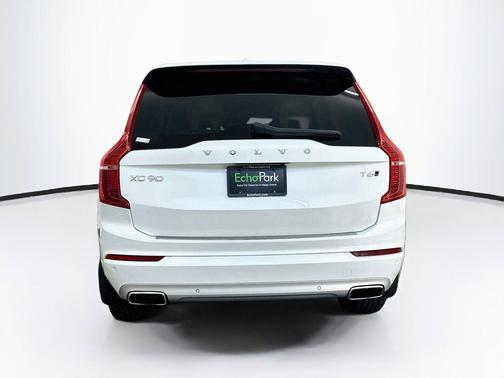 Ice White 2021 Volvo XC90 T6 Momentum