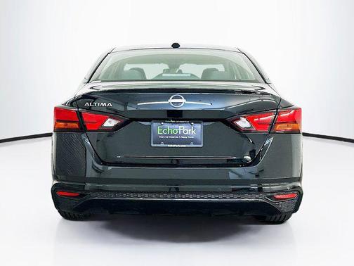 Super Black 2025 Nissan Altima SV FWD