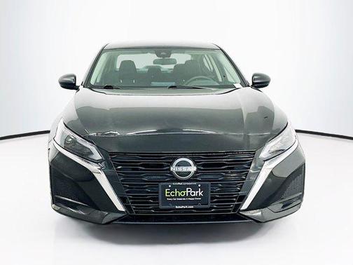 Super Black 2025 Nissan Altima SV FWD