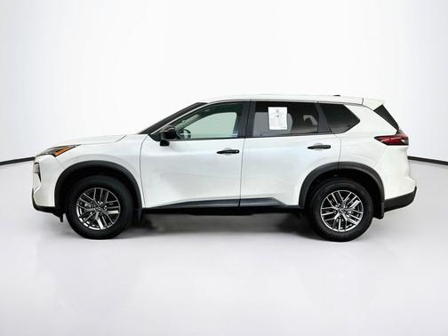 Everest White Pearl 2025 Nissan Rogue S