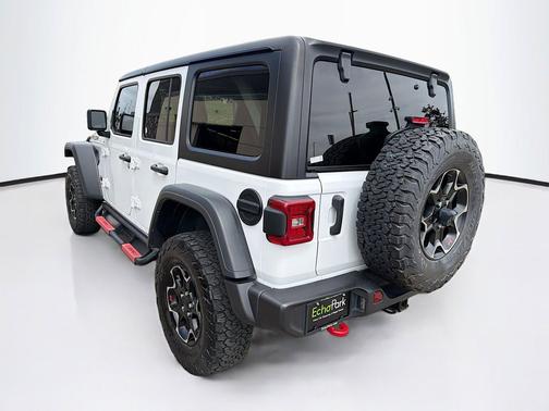 Bright White Clearcoat 2023 Jeep Wrangler Rubicon
