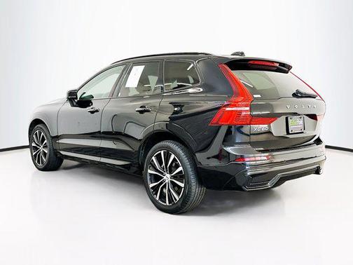 2024 Volvo XC60 B5 Plus Dark Theme
