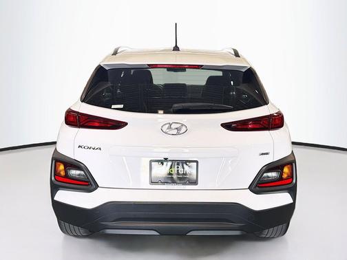 Lunar White 2021 Hyundai KONA SEL