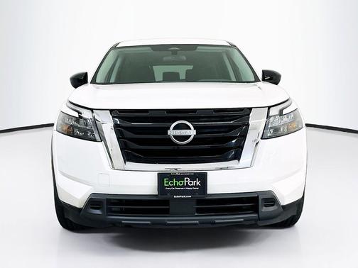 Glacier White 2023 Nissan Pathfinder S