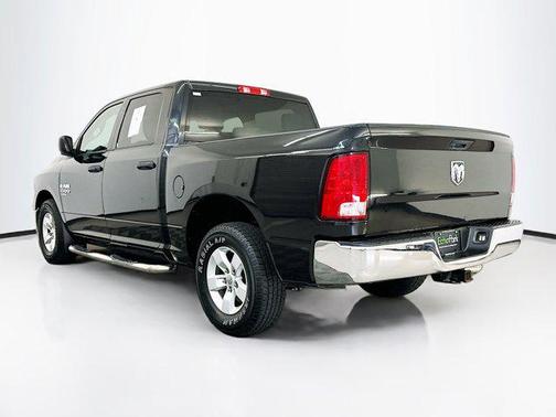 Brilliant Black Crystal Pearlcoat 2019 RAM 1500 Tradesman