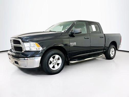 Brilliant Black Crystal Pearlcoat 2019 RAM 1500 Tradesman