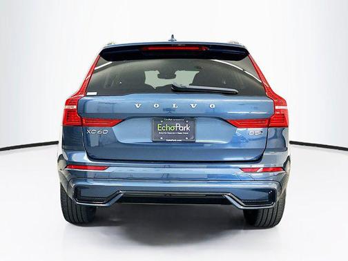 2025 Volvo XC60 B5 Core