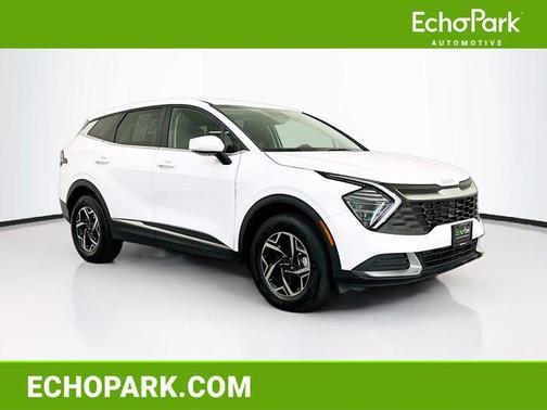 Glacial White Pearl 2025 Kia Sportage LX