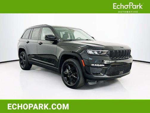 Diamond Black Crystal Pearlcoat 2023 Jeep Grand Cherokee Limited