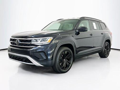 Deep Black Pearl 2023 Volkswagen Atlas 3.6L SE w/Technology