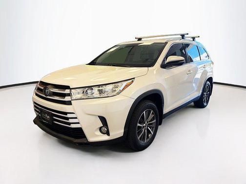 Blizzard Pearl 2019 Toyota Highlander XLE
