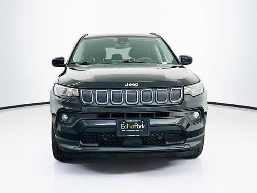 Diamond Black Crystal Pearlcoat 2022 Jeep Compass Latitude