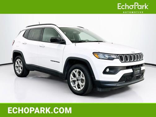 Bright White Clearcoat 2025 Jeep Compass Latitude