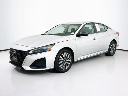Brilliant Silver Metallic 2024 Nissan Altima 2.5 SV