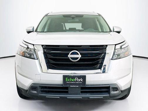 Brilliant Silver Metallic 2025 Nissan Pathfinder SV 4WD