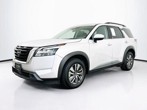 Brilliant Silver Metallic 2025 Nissan Pathfinder SV 4WD
