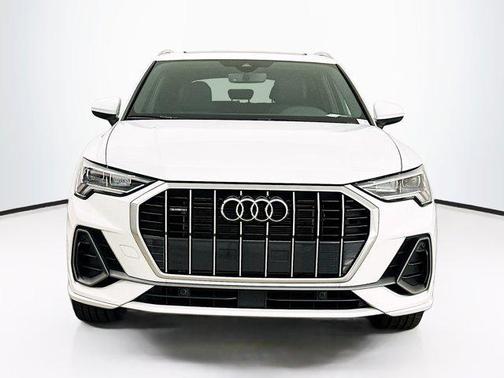 2024 Audi Q3 Premium 45 TFSI S line quattro Tiptronic