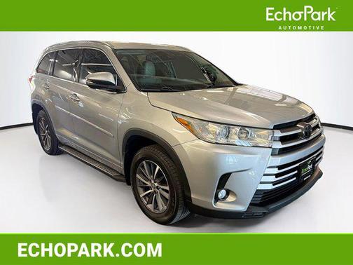 Celestial Silver Metallic 2018 Toyota Highlander XLE
