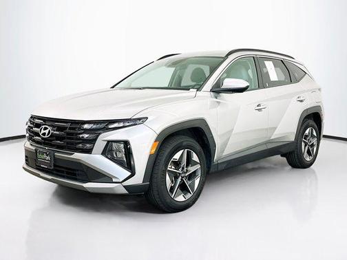 Shimmering Silver 2025 Hyundai TUCSON SEL