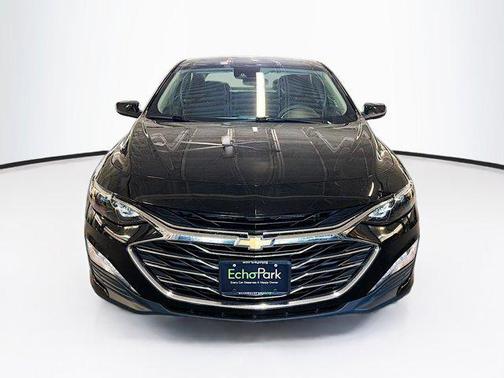 Mosaic Black Metallic 2024 Chevrolet Malibu FWD 1LT