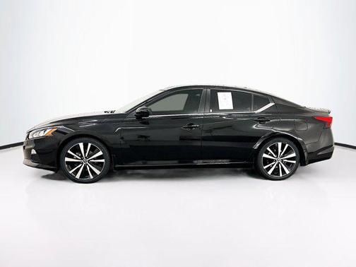 2022 Nissan Altima SR FWD