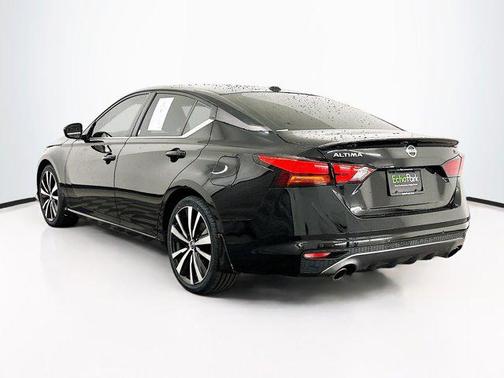 2022 Nissan Altima SR FWD