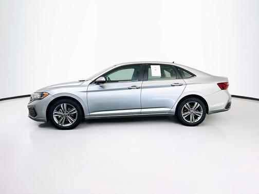 Platinum Gray Metallic 2024 Volkswagen Jetta 1.5T SE