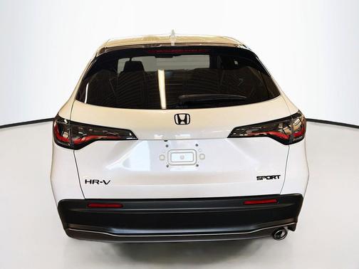 Platinum White Pearl 2023 Honda HR-V AWD Sport