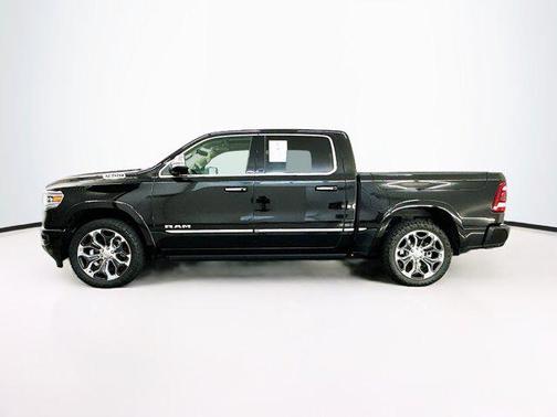 Diamond Black Crystal Pearlcoat 2021 RAM 1500 Limited