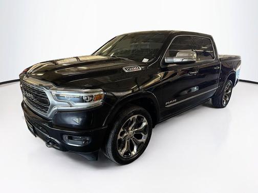 Diamond Black Crystal Pearlcoat 2020 RAM 1500 Limited