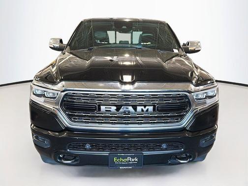 Diamond Black Crystal Pearlcoat 2020 RAM 1500 Limited