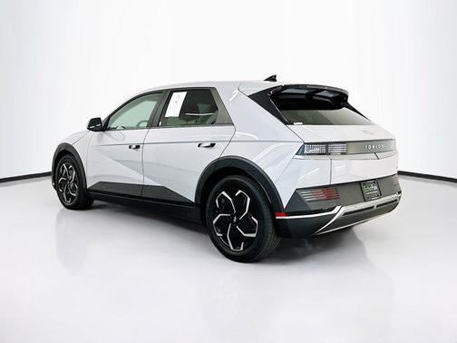 2024 Hyundai IONIQ 5 SE