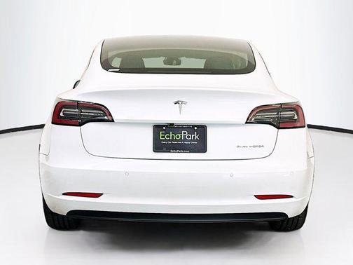 Pearl White Multi-Coat 2022 Tesla Model 3 Long Range