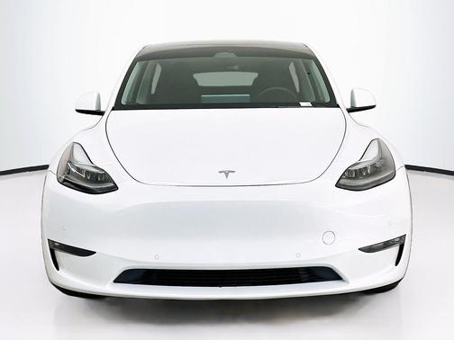 Pearl White Multi-Coat 2022 Tesla Model Y Performance Dual Motor All-Wheel Drive