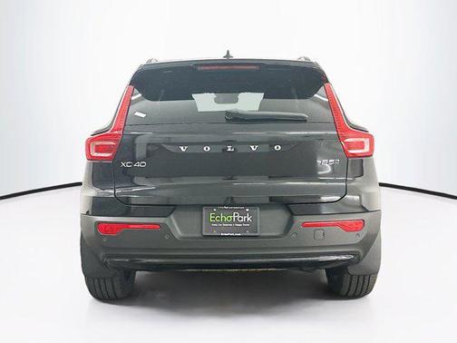 2024 Volvo XC40 B5 Core Bright Theme