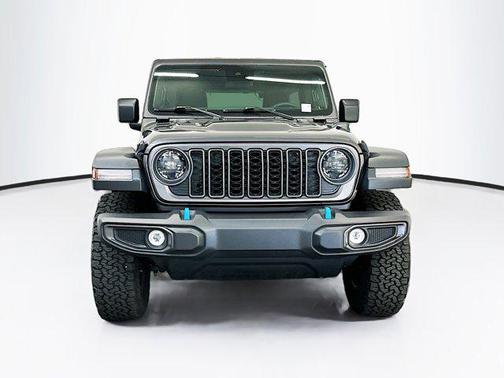 Granite Crystal Metallic Clearcoat 2025 Jeep Wrangler 4xe Rubicon
