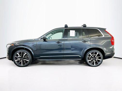 2021 Volvo XC90 T6 Momentum