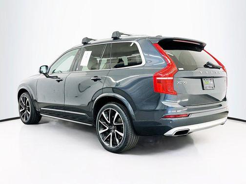 2021 Volvo XC90 T6 Momentum