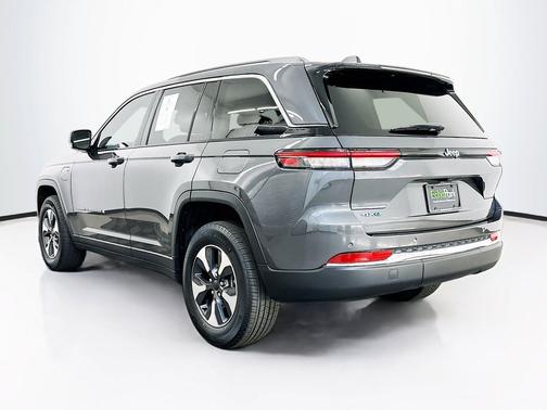 Baltic Gray Metallic Clearcoat 2022 Jeep Grand Cherokee 4xe Base