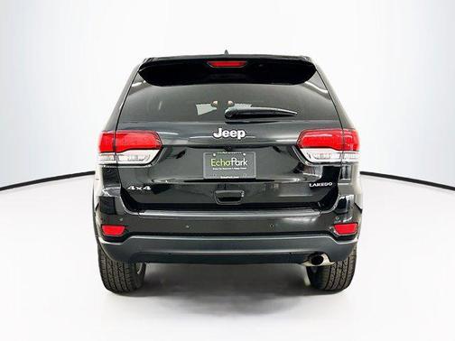 2022 Jeep Grand Cherokee Laredo