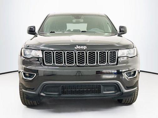 2022 Jeep Grand Cherokee Laredo