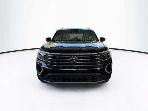 Deep Black Pearl 2026 Volkswagen Atlas 2.0T SE w/Technology 4MOTION